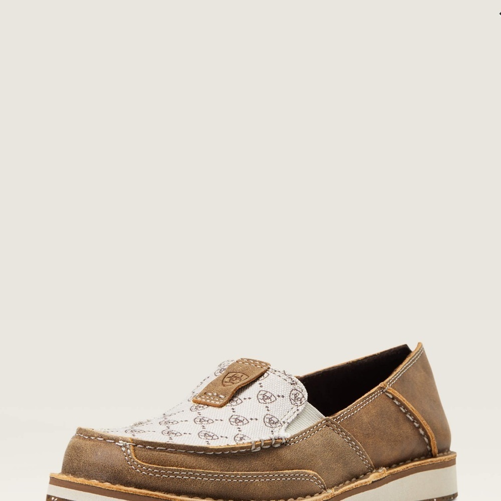 *NWT* Ariat Women's Brown and White Slip on Cruiser Shoe - Picture 5 of 6
